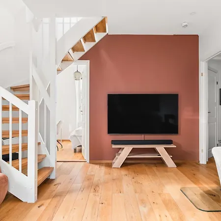 2-story Floor I 3x Work Space I Shared Garden