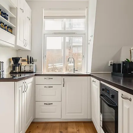 2-story Floor I 3x Work Space I Shared Garden Διαμέρισμα *